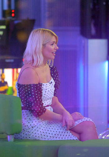 🔥 Holly willoughby page leaked private photo uncensored full