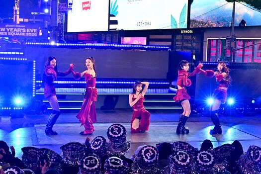 🔥 Huh yunjin  page leaked private photo uncensored full