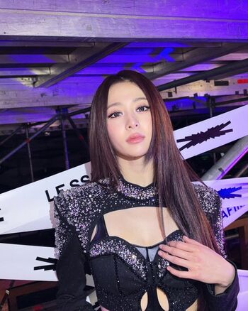 🔥 Huh yunjin  page leaked private photo uncensored full