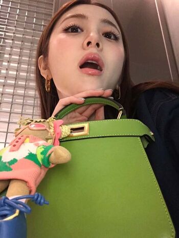 🔥 Huh yunjin  page leaked private photo uncensored full