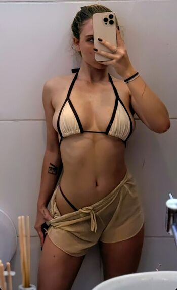 🔥 Iamcarlavoicu leaked private photo uncensored full