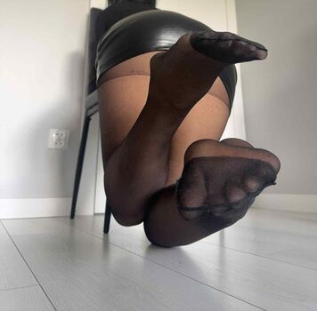 🔥 Isiczekkk leaked private photo uncensored full