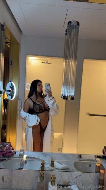 🔥 Justyna gradek page leaked private photo uncensored full