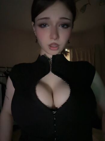 🔥 Karlychaa leaked private photo uncensored full
