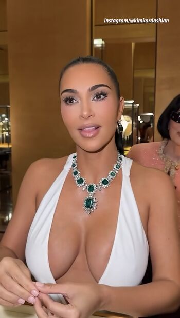 🔥 Kim kardashian leaked private photo uncensored full