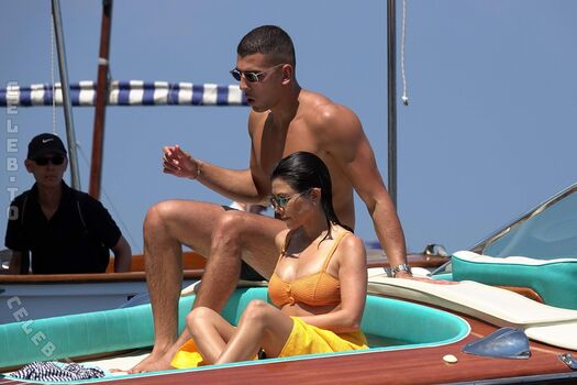 🔥 Kourtney kardashian page leaked private photo uncensored full