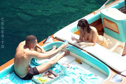 🔥 Kourtney kardashian leaked private photo uncensored full