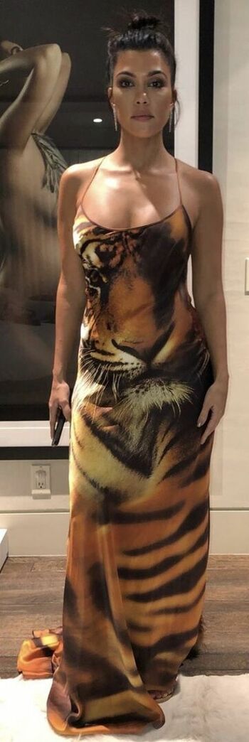 🔥 Kourtney kardashian leaked private photo uncensored full