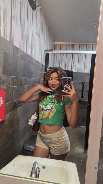 🔥 Krystalogy leaked private photo uncensored full