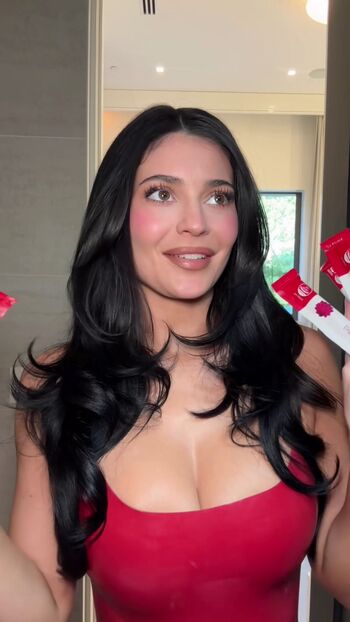 🔥 Kylie jenner  page leaked private photo uncensored full