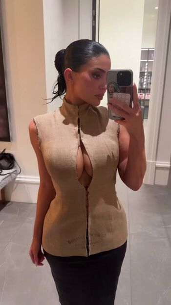 🔥 Kylie jenner  page leaked private photo uncensored full