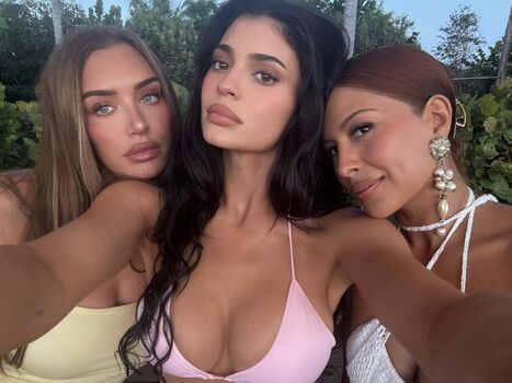 🔥 Kylie jenner  page leaked private photo uncensored full