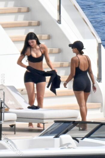 🔥 Kylie jenner  page leaked private photo uncensored full