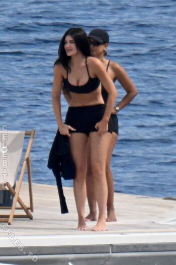 🔥 Kylie jenner  page leaked private photo uncensored full