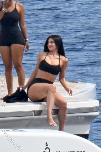 🔥 Kylie jenner  page leaked private photo uncensored full