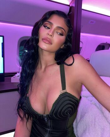 🔥 Kylie jenner  page leaked private photo uncensored full