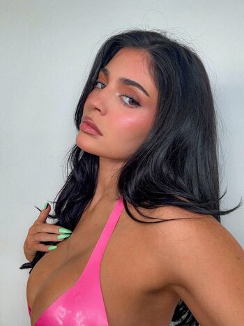 🔥 Kylie jenner  page leaked private photo uncensored full
