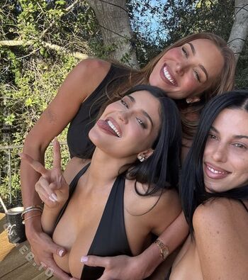 🔥 Kylie jenner leaked private photo uncensored full