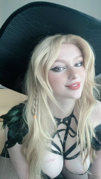 🔥 Lady melamori  page leaked private photo uncensored full