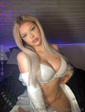 🔥 Lara lucia  page leaked private photo uncensored full