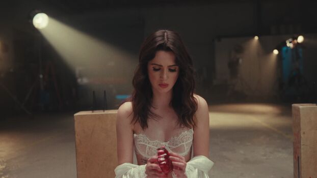 🔥 Laura marano leaked private photo uncensored full