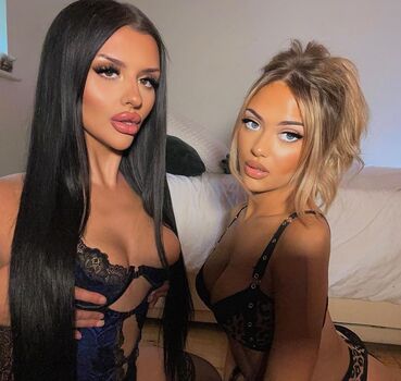 🔥 Laurawaifuu leaked private photo uncensored full