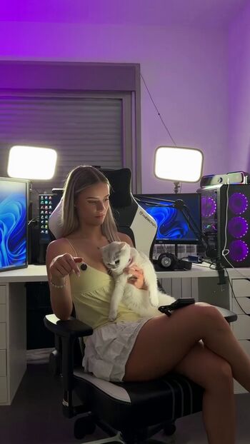 🔥 Lia sikora leaked private photo uncensored full