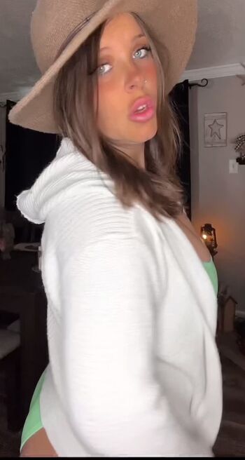 🔥 Lindzee  page leaked private photo uncensored full