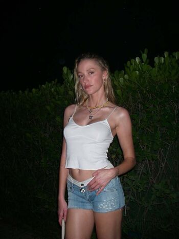 🔥 Maika monroe page leaked private photo uncensored full