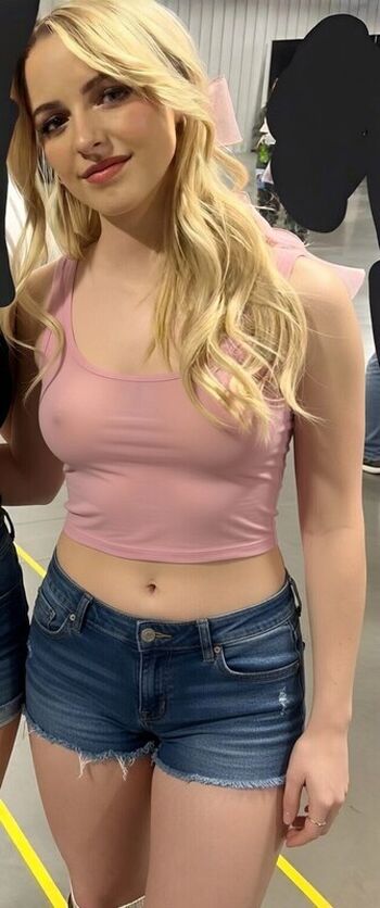 🔥 Mckenna grace  page leaked private photo uncensored full