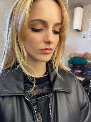🔥 Mckenna grace  page leaked private photo uncensored full