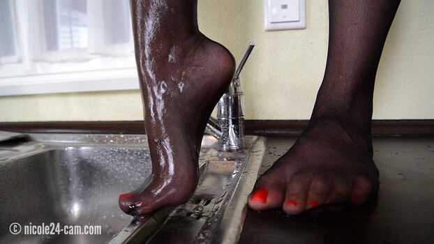 🔥 Nylon feet leaked private photo uncensored full