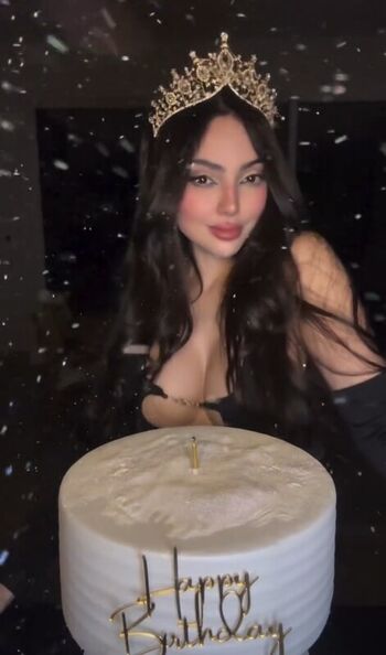 🔥 Nyvi estephan page leaked private photo uncensored full