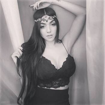 🔥 Nyvi estephan page leaked private photo uncensored full