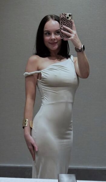 🔥 Officialhollynoelle leaked private photo uncensored full