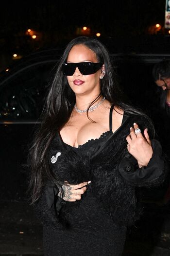 🔥 Rihanna  page leaked private photo uncensored full