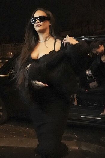 🔥 Rihanna  page leaked private photo uncensored full