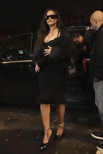 🔥 Rihanna  page leaked private photo uncensored full