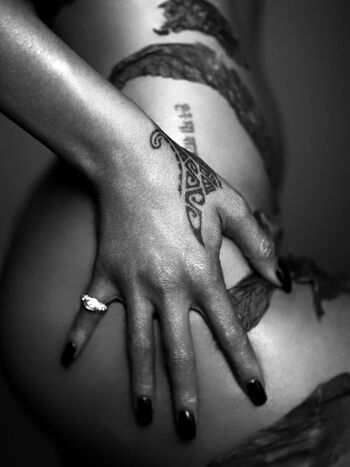 🔥 Rihanna  page leaked private photo uncensored full