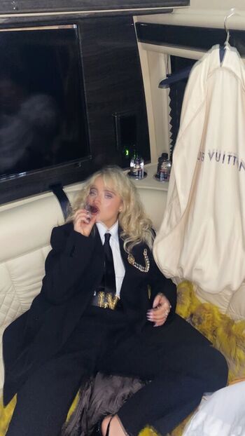 🔥 Sabrina carpenter  page leaked private photo uncensored full