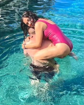 🔥 Salma hayek  page leaked private photo uncensored full