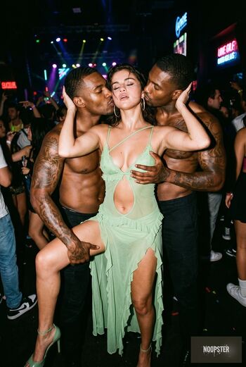 🔥 Selena gomez  page leaked private photo uncensored full