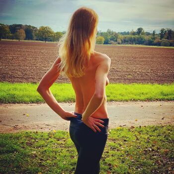 🔥 Skinnysonja leaked private photo uncensored full