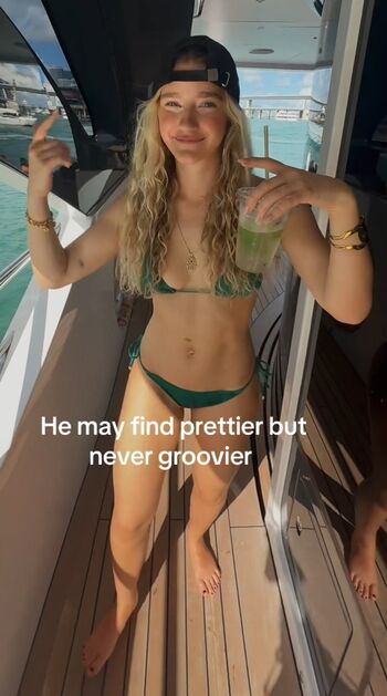 🔥 Slim women with a big ass leaked private photo uncensored full
