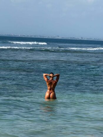 🔥 Slim women with a big ass leaked private photo uncensored full