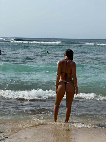 🔥 Slim women with a big ass leaked private photo uncensored full