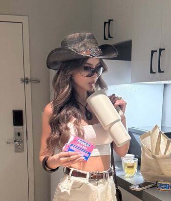 🔥 Sssniperwolf  page leaked private photo uncensored full