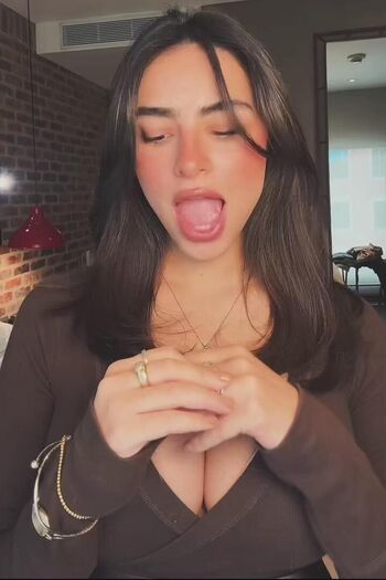 🔥 Valentina buzzurro page leaked private photo uncensored full