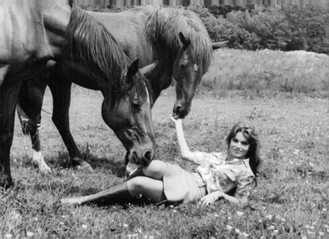 🔥 Vintage starlets page leaked private photo uncensored full