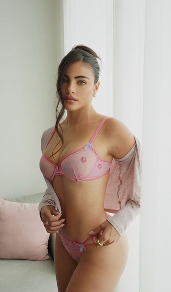🔥 Women in bikinis page leaked private photo uncensored full